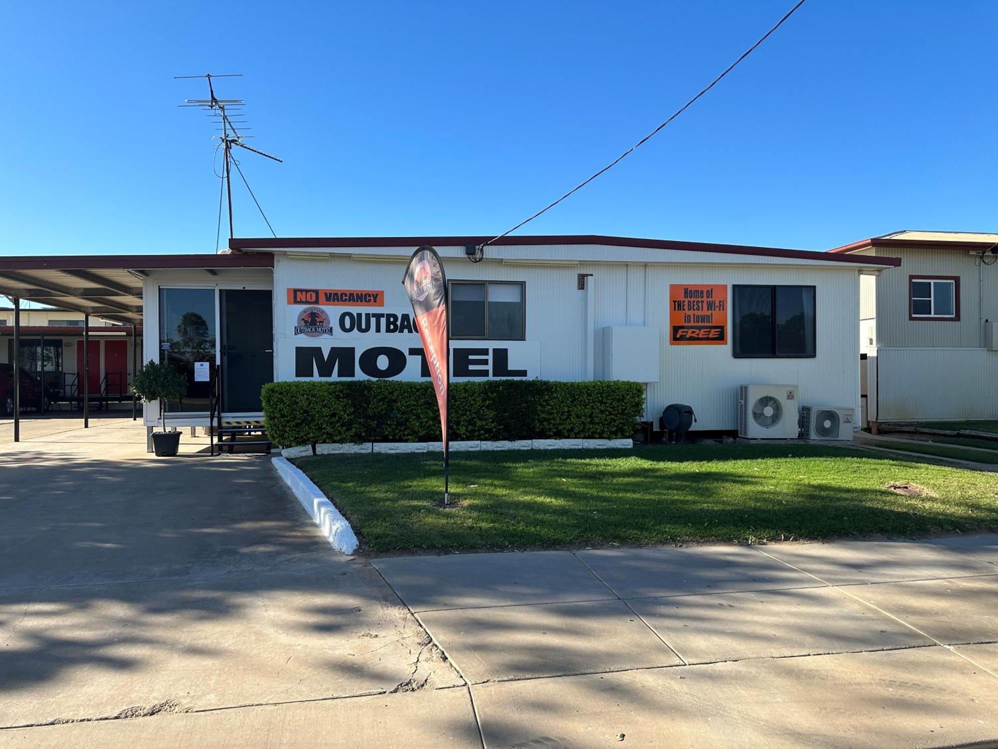 Winton Outback Motel Kültér fotó